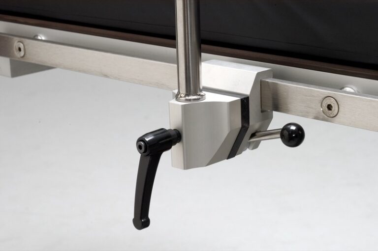 Infusion stand up right, w. Reison hook on clamp